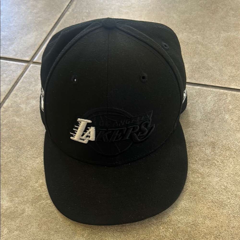 NBA Black Los Angeles Lakers Cap Embroidered New - No Tag